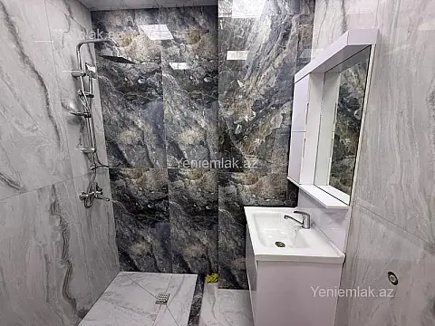 Satılır 3 otaqlı yeni tikili 75 m²