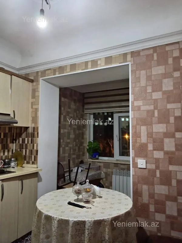 Satılır 2 otaqlı köhnə tikili 45 m²