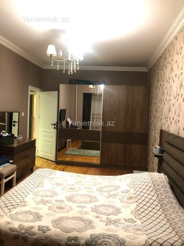 Satılır 3 otaqlı köhnə tikili 90 m²