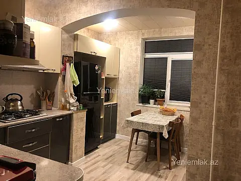 Satılır 3 otaqlı köhnə tikili 90 m²