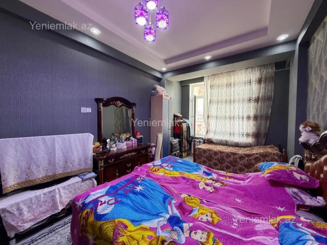 Satılır 3 otaqlı yeni tikili 130 m²