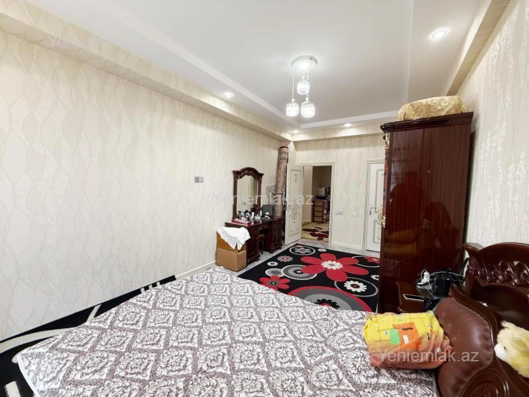 Satılır 3 otaqlı yeni tikili 130 m²