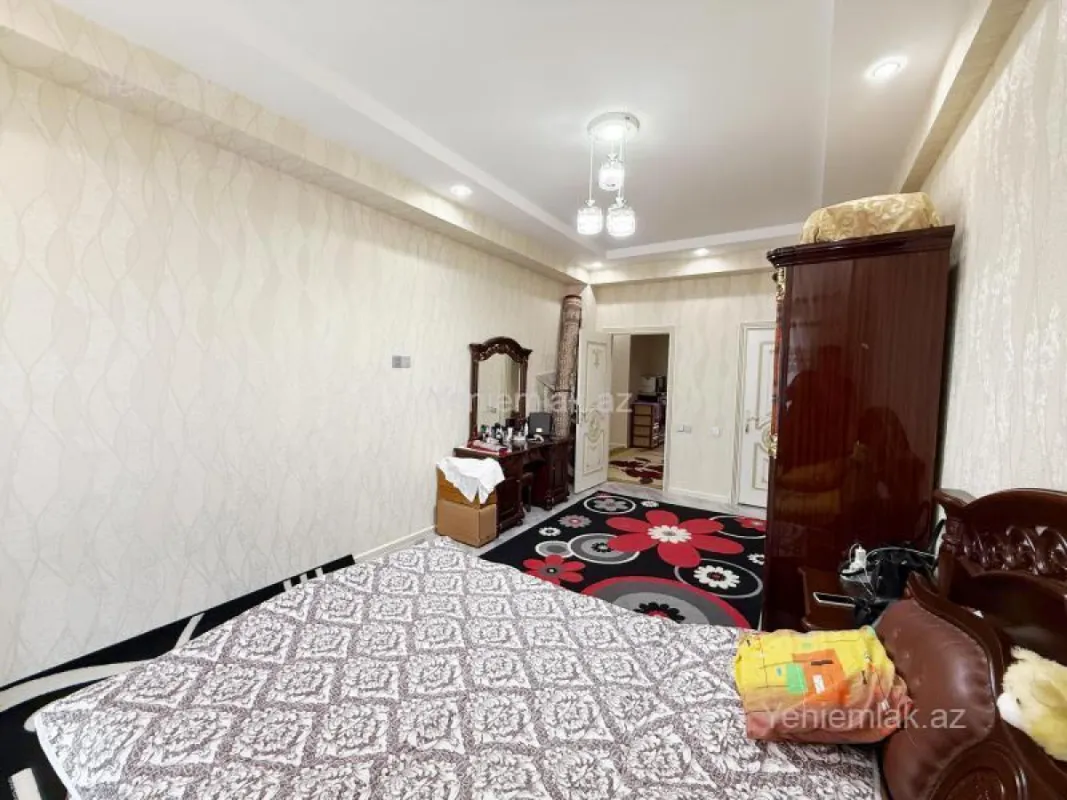 Satılır 3 otaqlı yeni tikili 130 m²