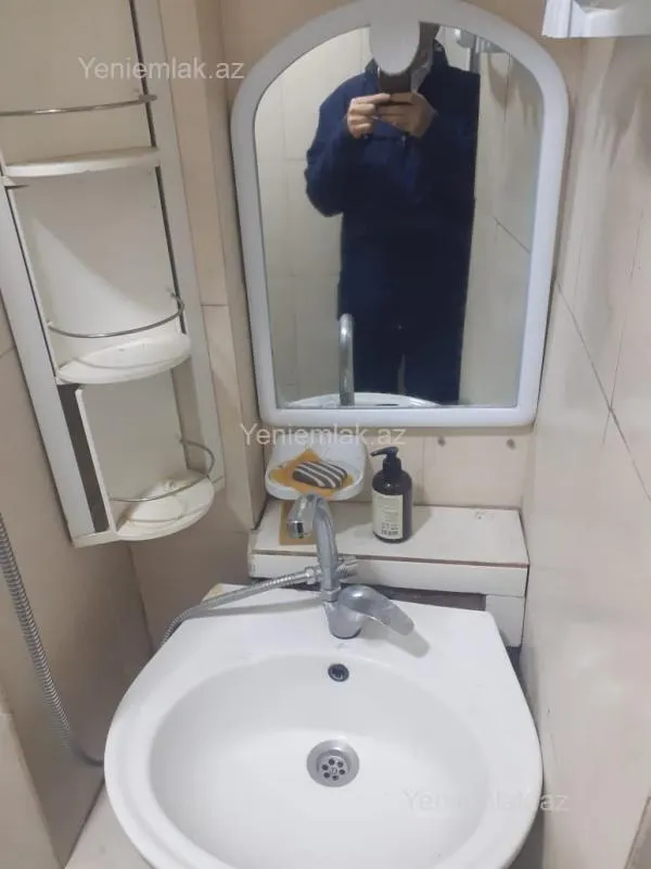 Satılır 2 otaqlı köhnə tikili 52 m²