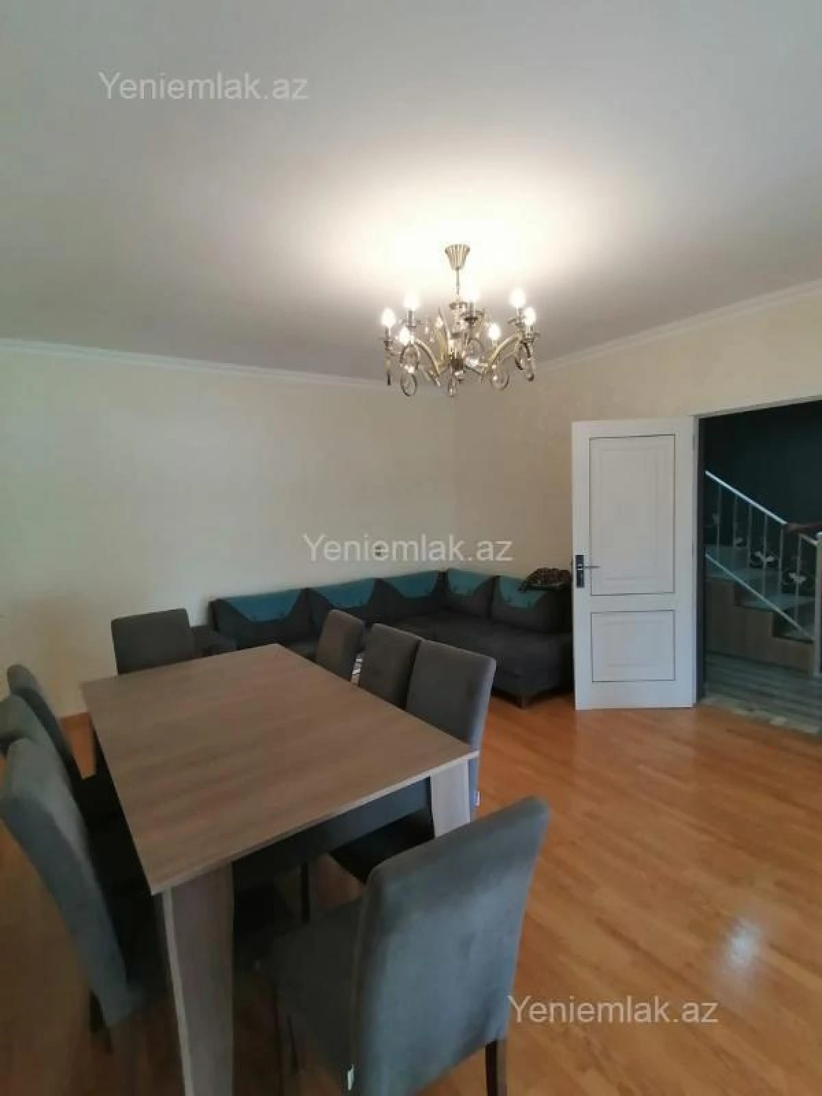 Satılır 6 otaqlı həyət evi 220 m²