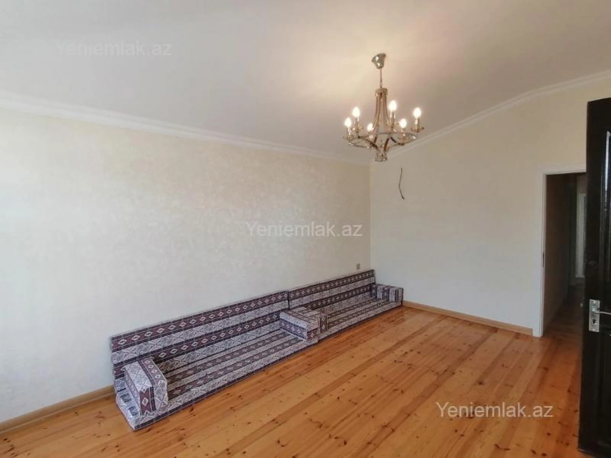 Satılır 6 otaqlı həyət evi 220 m²