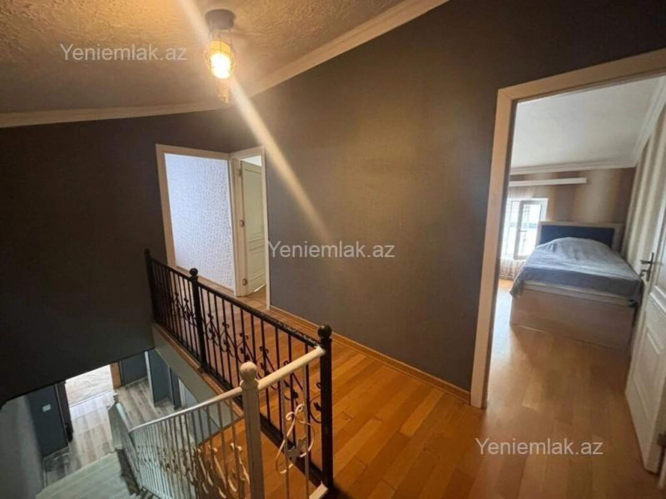 Satılır 6 otaqlı həyət evi 220 m²