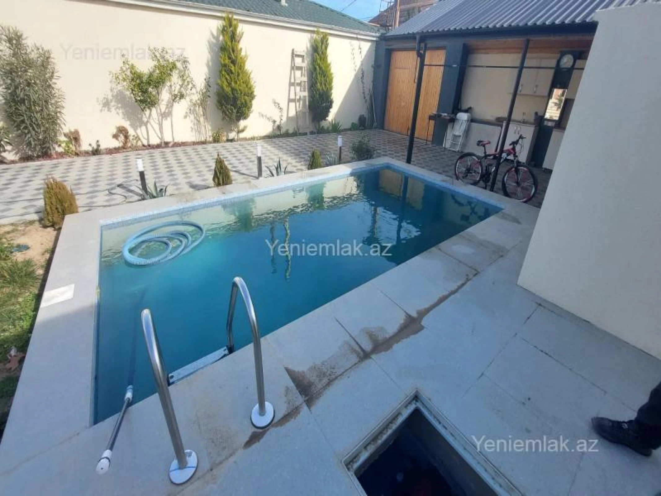 Satılır 6 otaqlı həyət evi 220 m²