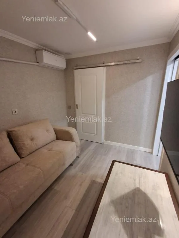 Satılır 2 otaqlı köhnə tikili 40 m²