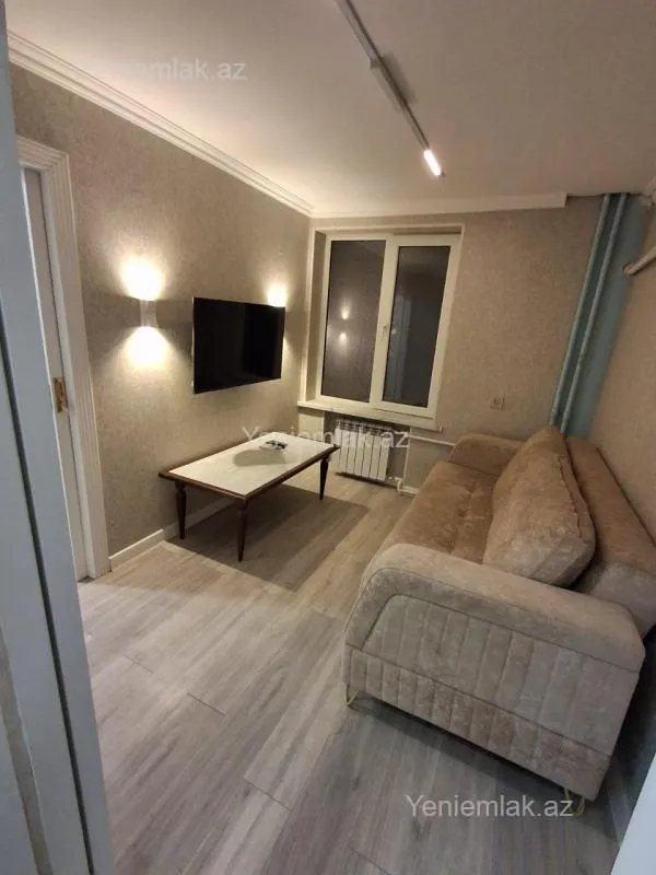 Satılır 2 otaqlı köhnə tikili 40 m²