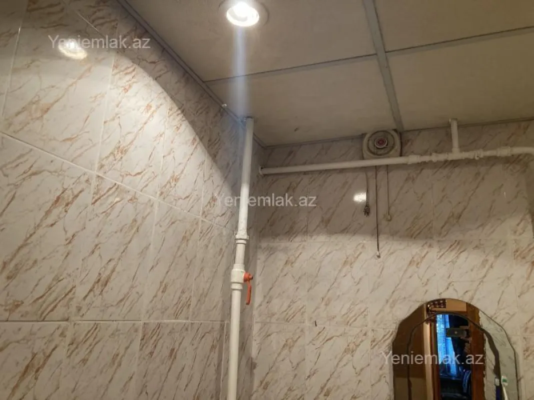Satılır 3 otaqlı köhnə tikili 65 m²