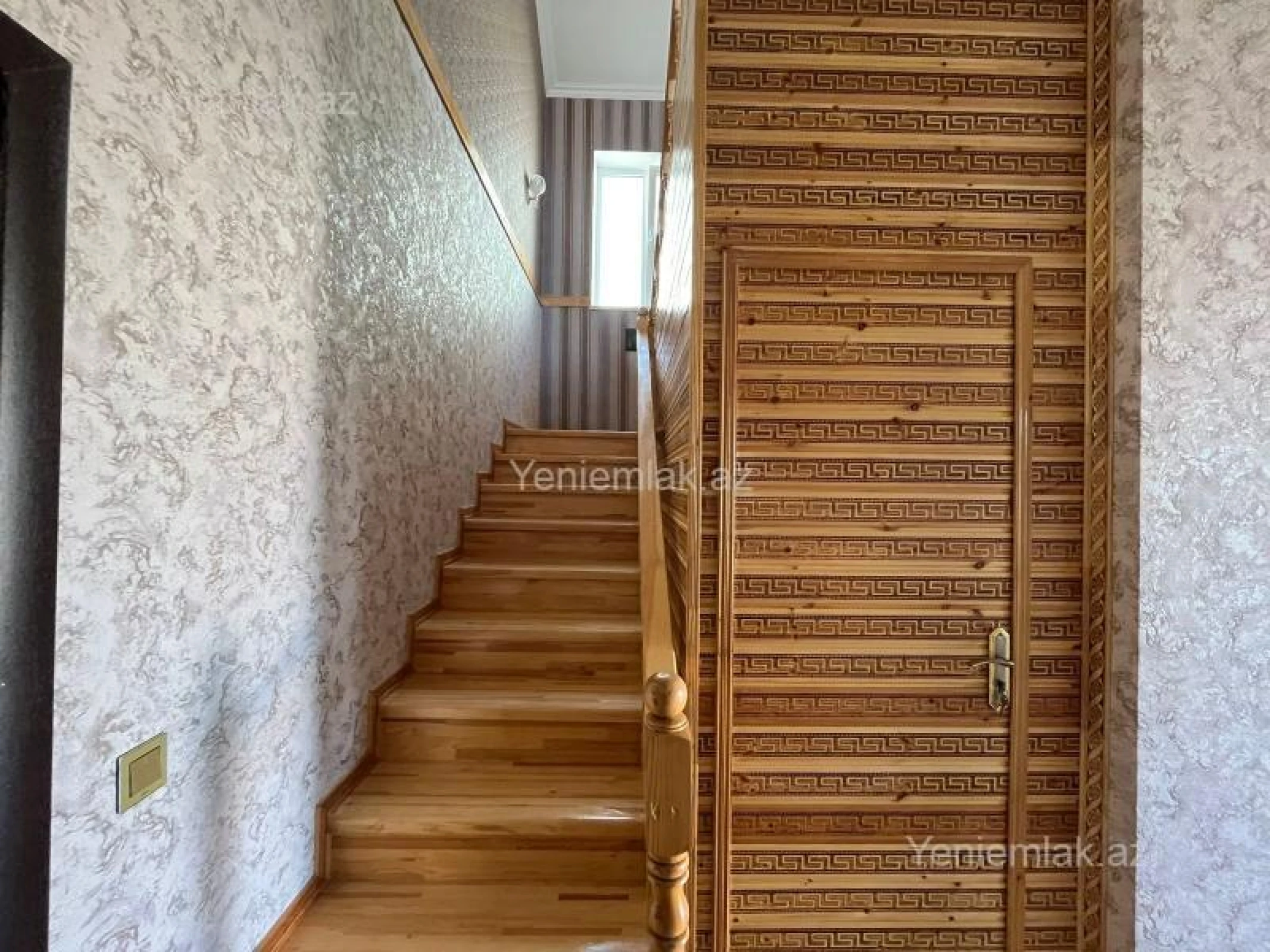 Satılır 5 otaqlı həyət evi 200 m²