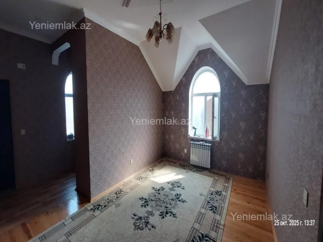 Satılır 5 otaqlı həyət evi 200 m²