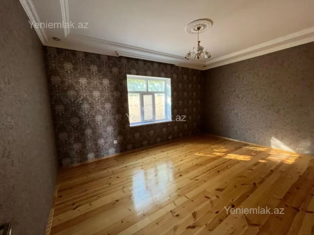 Satılır 5 otaqlı həyət evi 200 m²