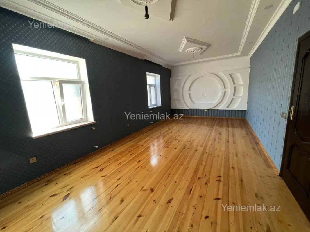 Satılır 5 otaqlı həyət evi 200 m²