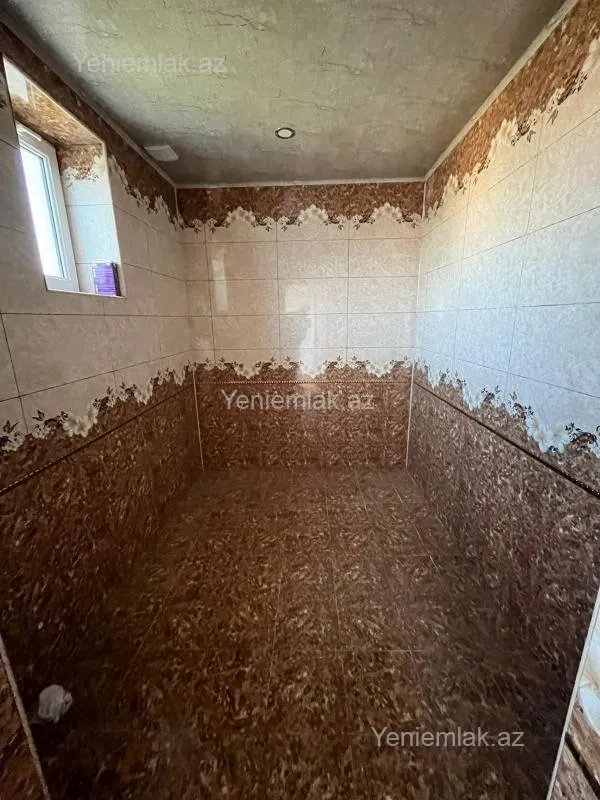 Satılır 5 otaqlı həyət evi 200 m²