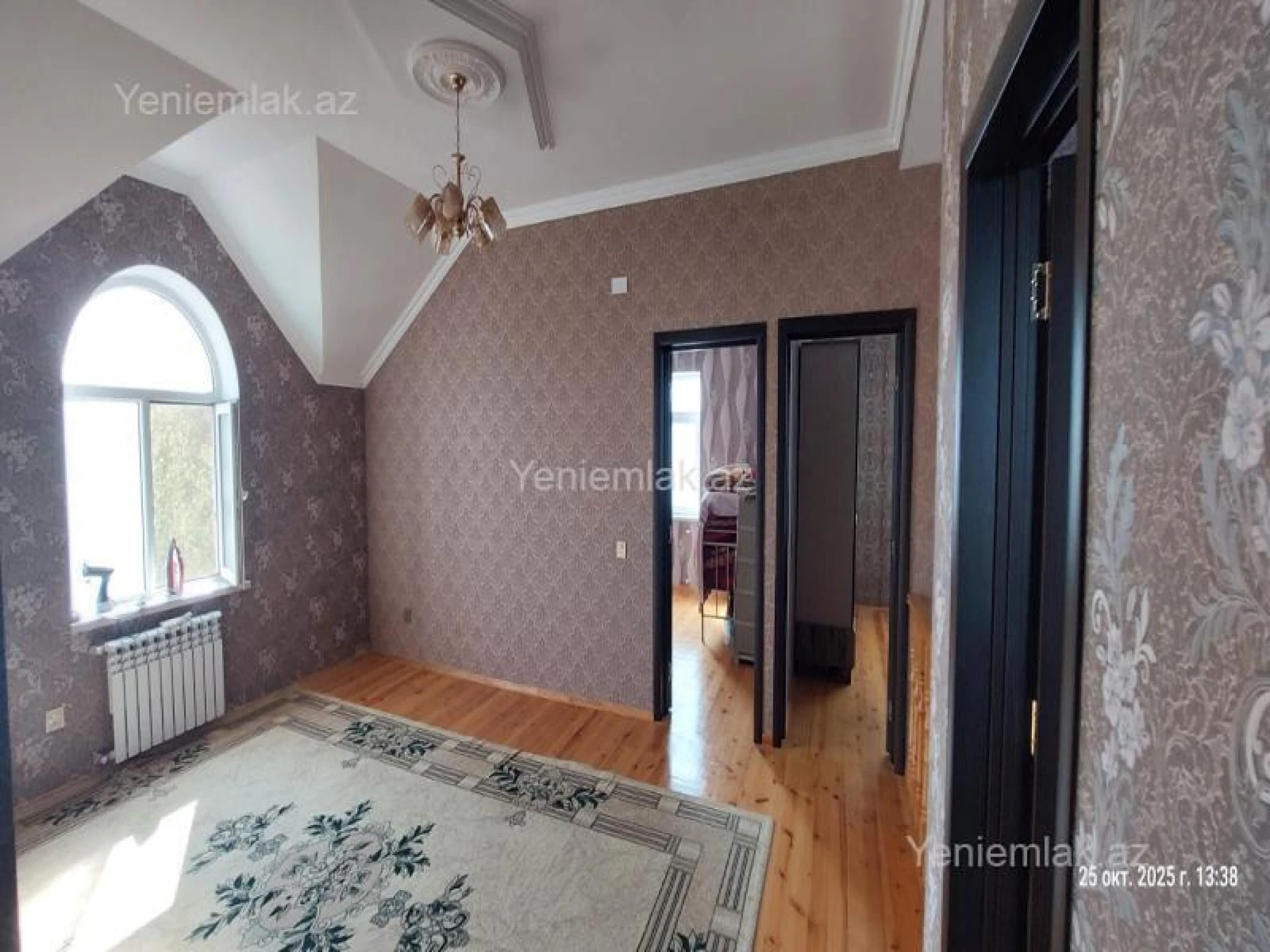 Satılır 5 otaqlı həyət evi 200 m²
