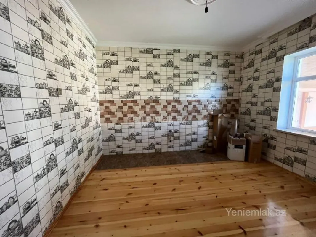 Satılır 5 otaqlı həyət evi 200 m²