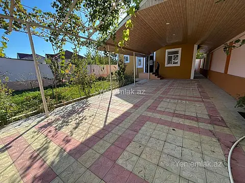 Satılır 5 otaqlı həyət evi 200 m²