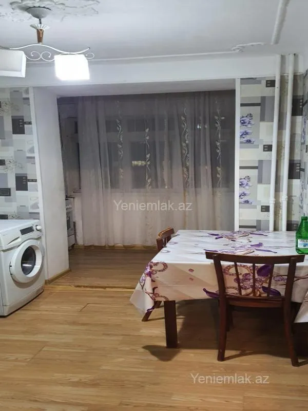 Satılır 2 otaqlı köhnə tikili 70 m²