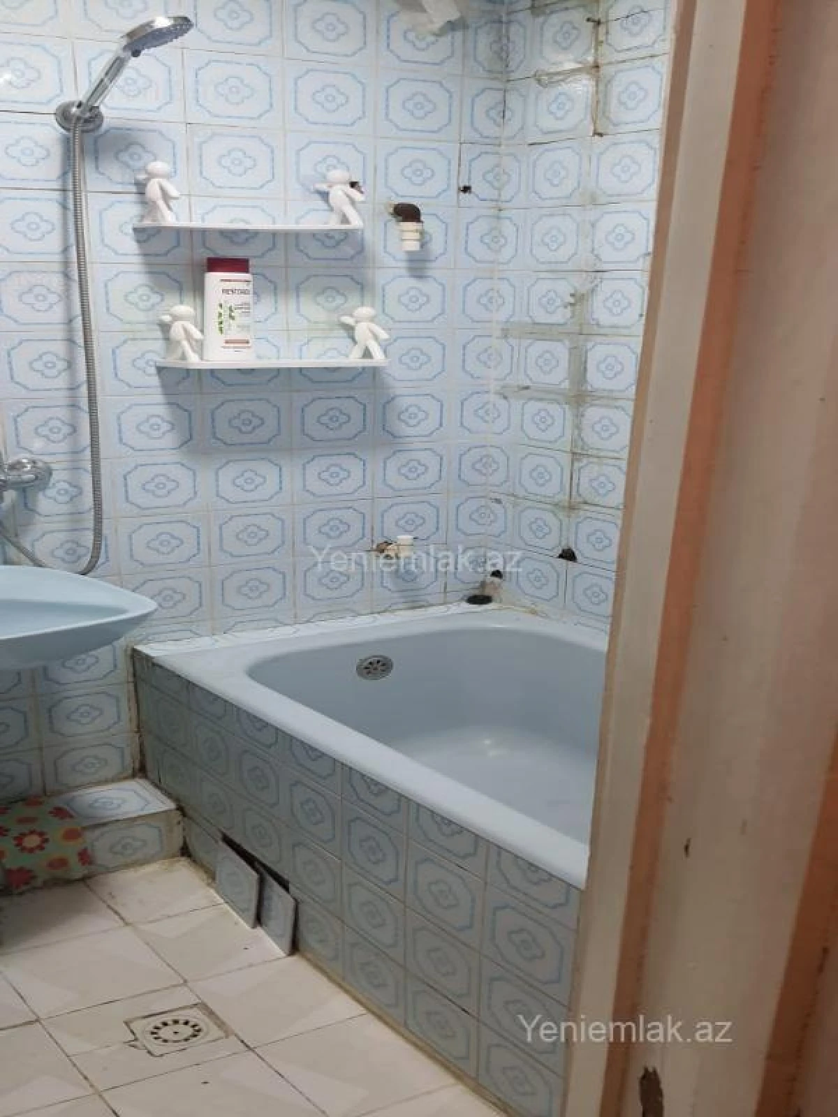 Satılır 2 otaqlı köhnə tikili 70 m²