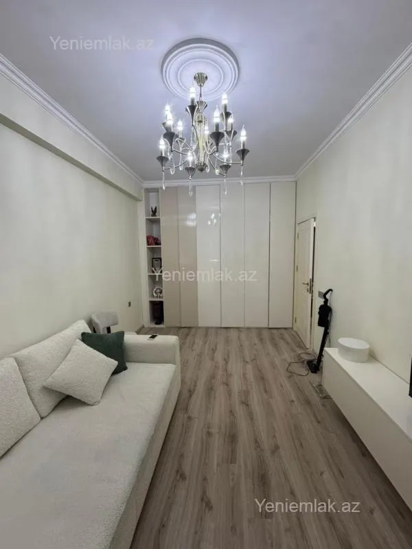 Satılır 1 otaqlı yeni tikili 42 m²