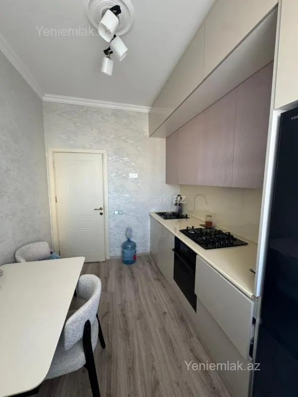 Satılır 1 otaqlı yeni tikili 42 m²
