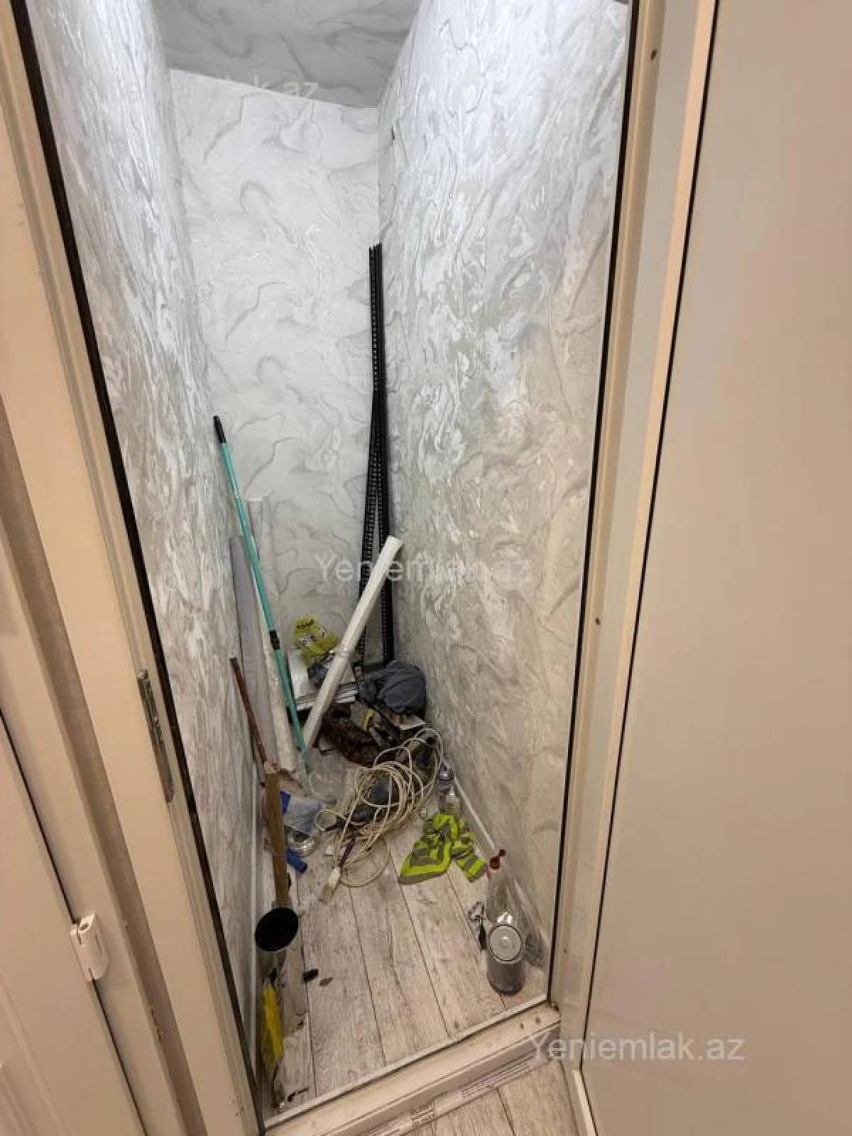 Satılır 2 otaqlı köhnə tikili 67 m²