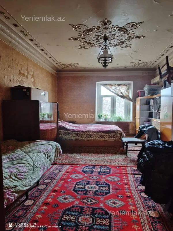 Satılır 2 otaqlı köhnə tikili 54 m²