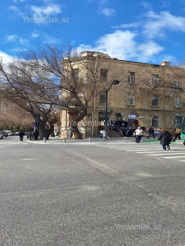 Satılır 2 otaqlı köhnə tikili 54 m²