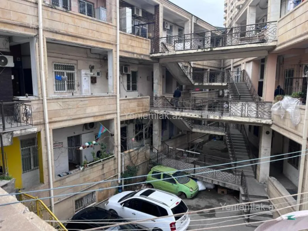 Satılır 2 otaqlı köhnə tikili 54 m²