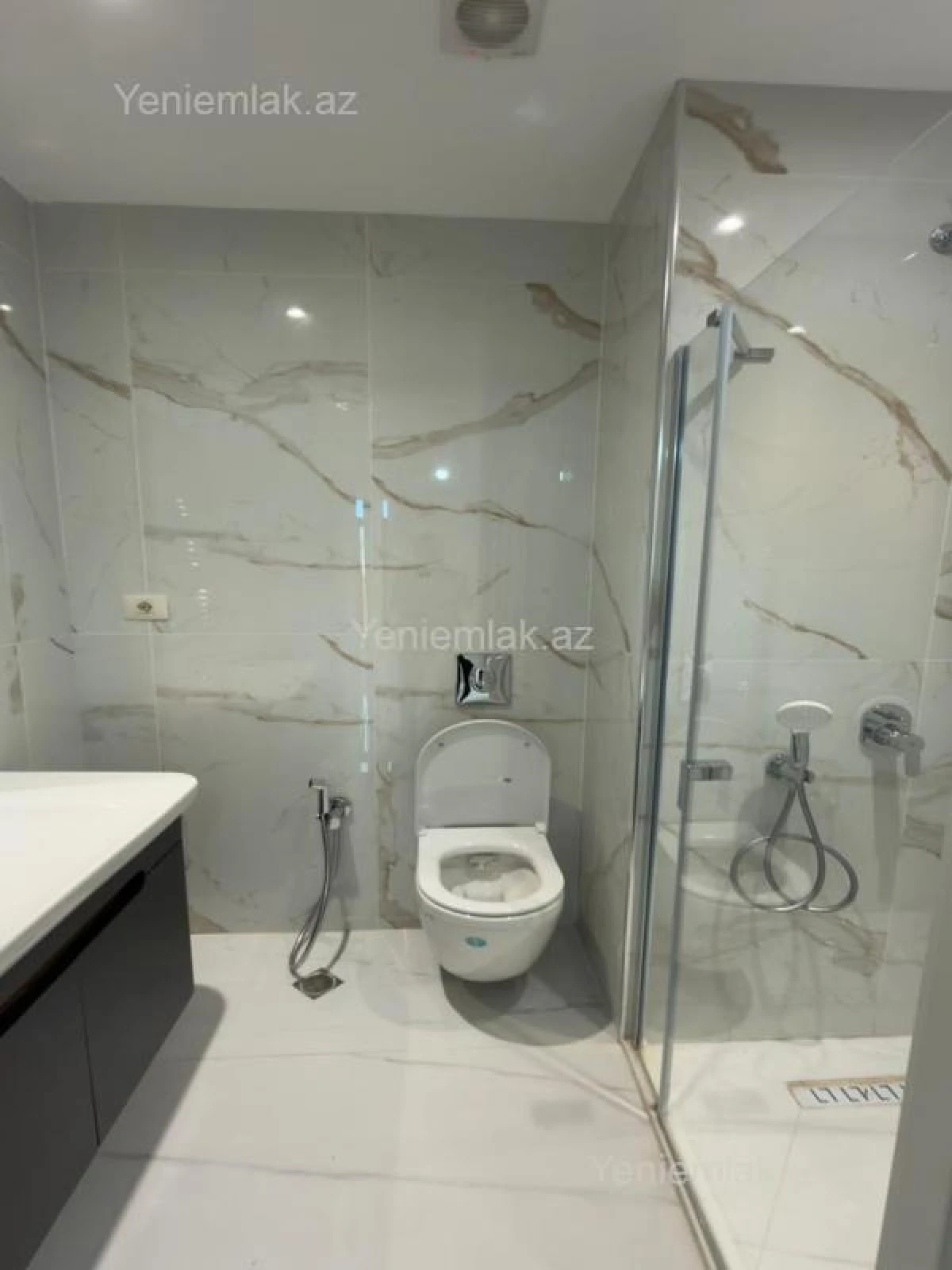 Satılır 3 otaqlı yeni tikili 83 m²