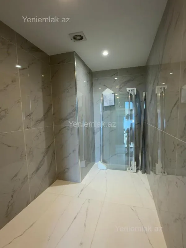 Satılır 3 otaqlı yeni tikili 83 m²