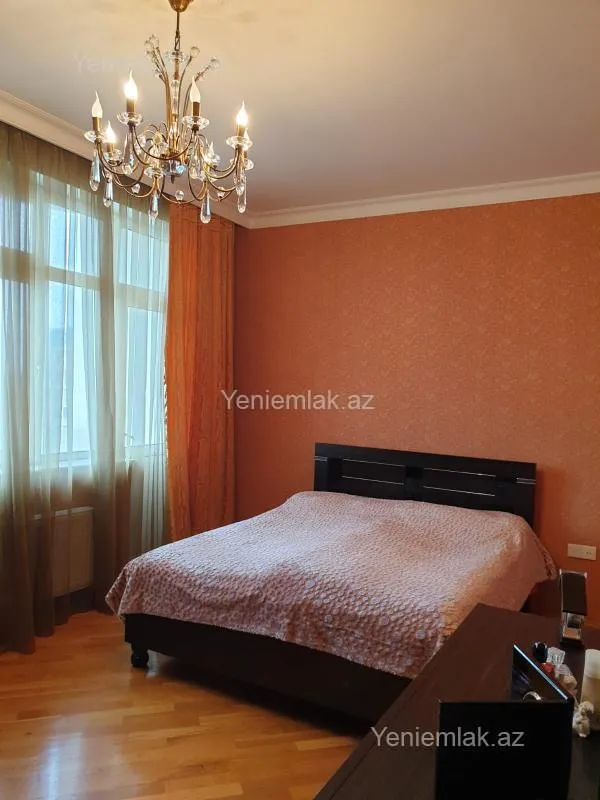 Satılır 3 otaqlı yeni tikili 137 m²