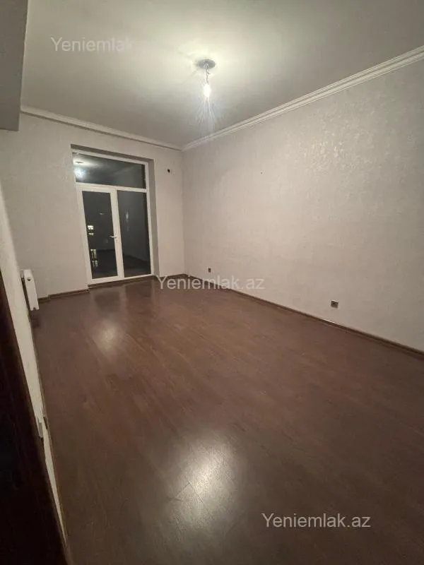 Satılır 4 otaqlı yeni tikili 110 m²