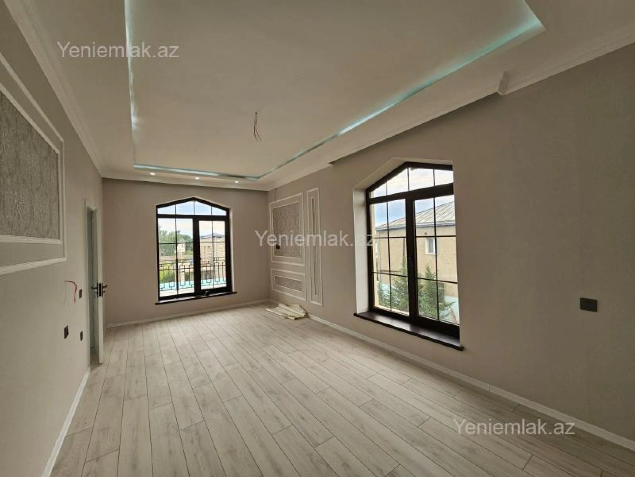 Satılır 11 otaqlı həyət evi 450 m²