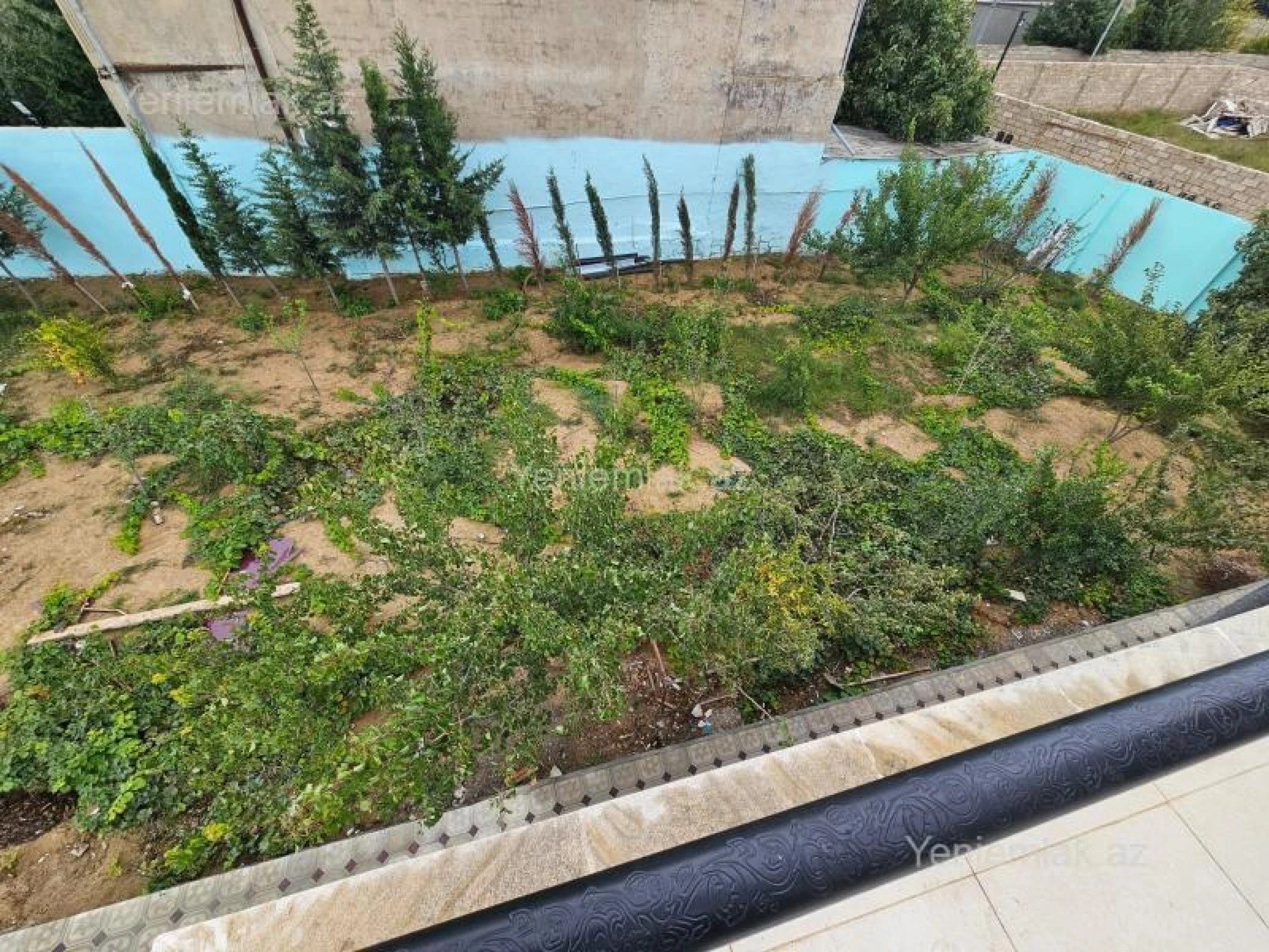 Satılır 11 otaqlı həyət evi 450 m²