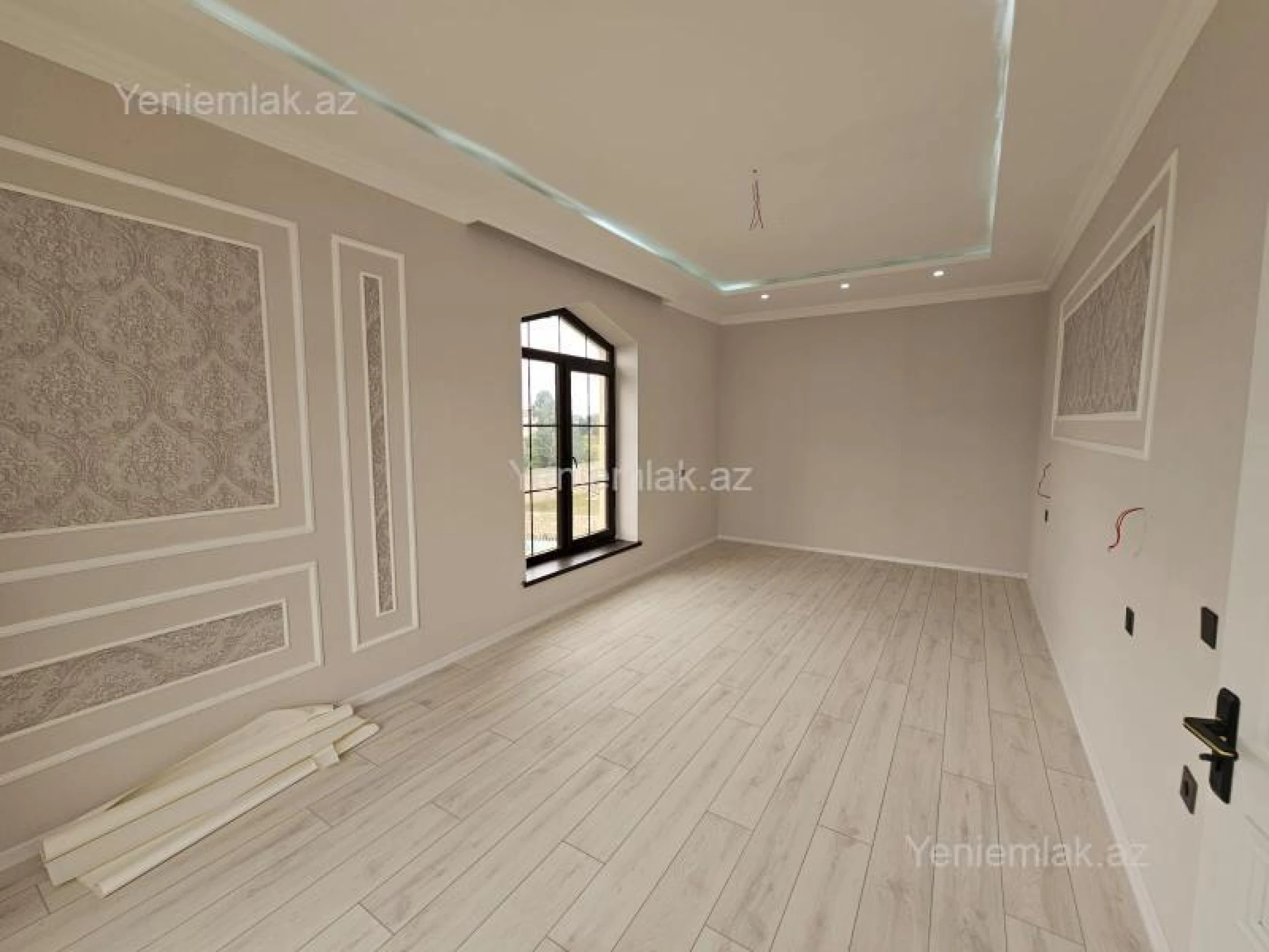 Satılır 11 otaqlı həyət evi 450 m²