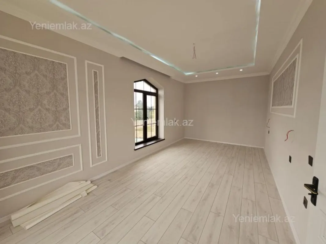 Satılır 11 otaqlı həyət evi 450 m²