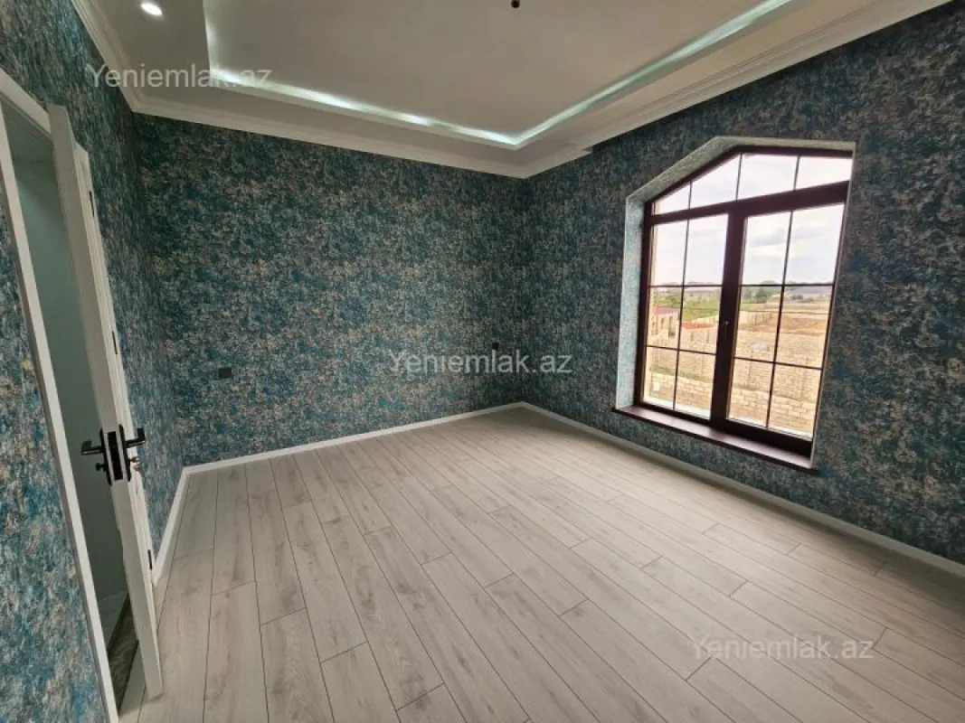 Satılır 11 otaqlı həyət evi 450 m²