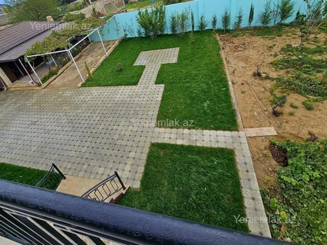 Satılır 11 otaqlı həyət evi 450 m²