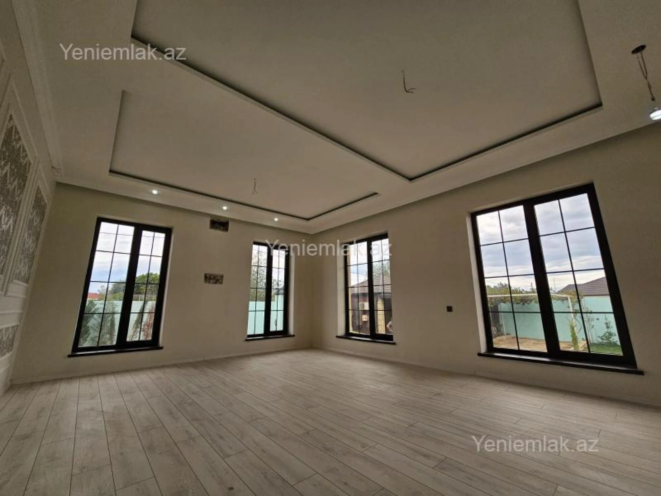 Satılır 11 otaqlı həyət evi 450 m²