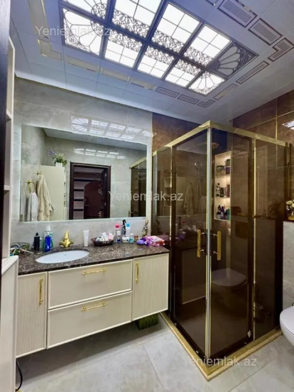 Satılır 3 otaqlı yeni tikili 140 m²