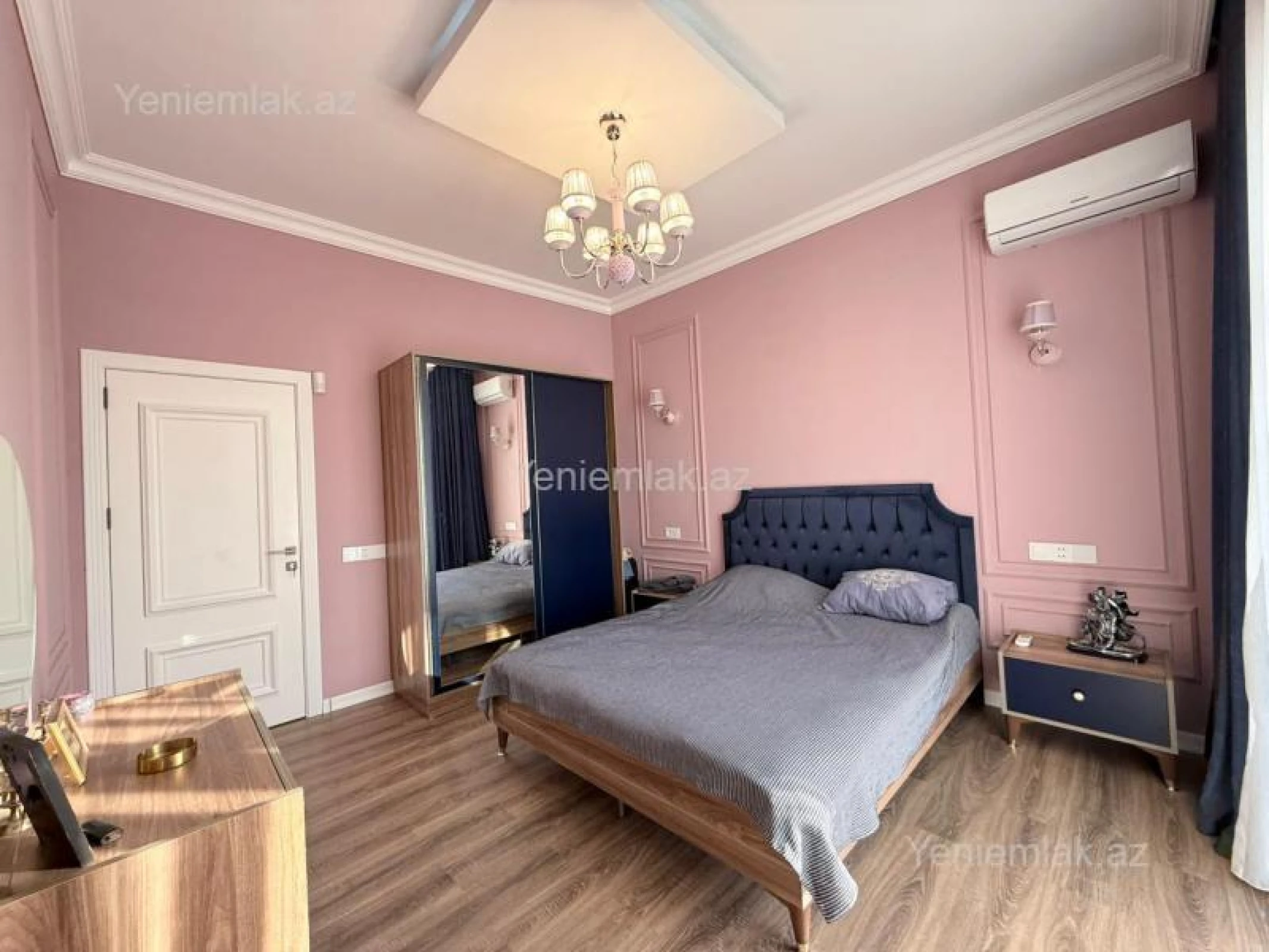 Satılır 5 otaqlı həyət evi 270 m²