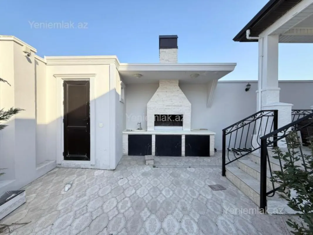 Satılır 5 otaqlı həyət evi 270 m²