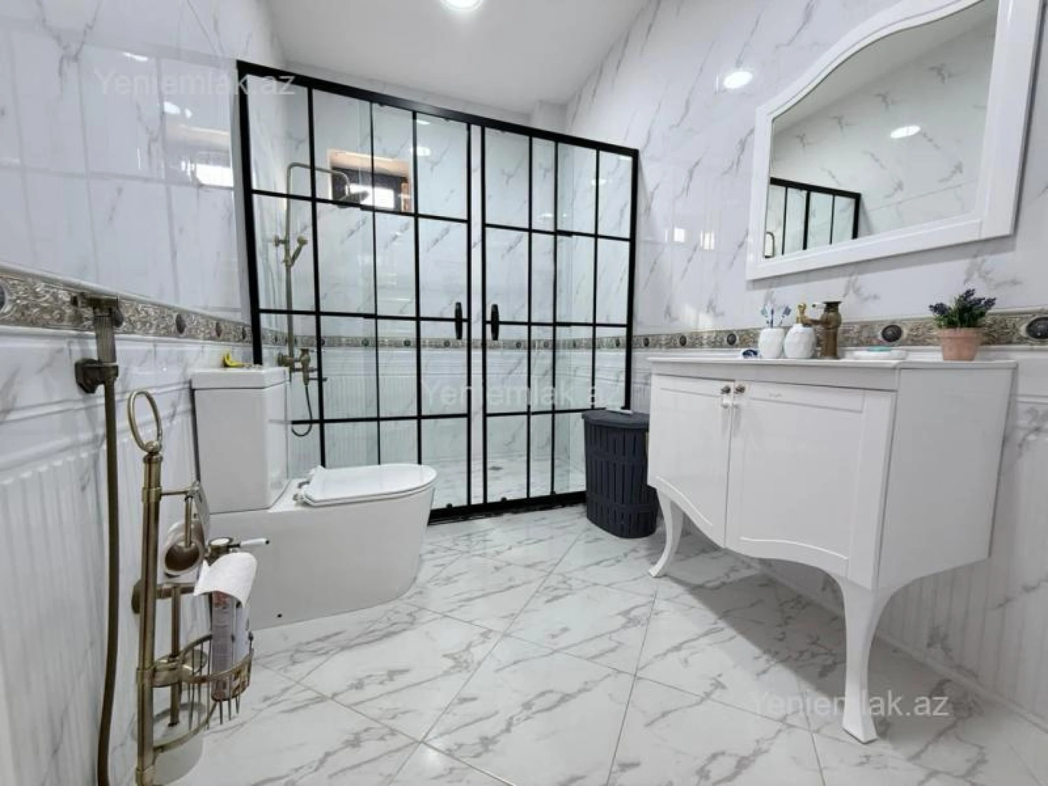 Satılır 5 otaqlı həyət evi 270 m²