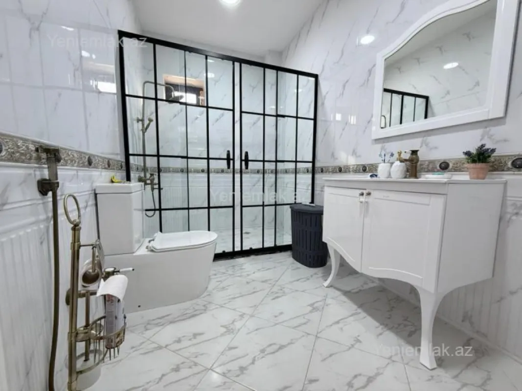 Satılır 5 otaqlı həyət evi 270 m²