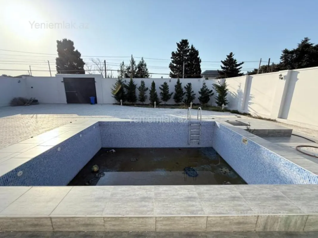 Satılır 5 otaqlı həyət evi 270 m²