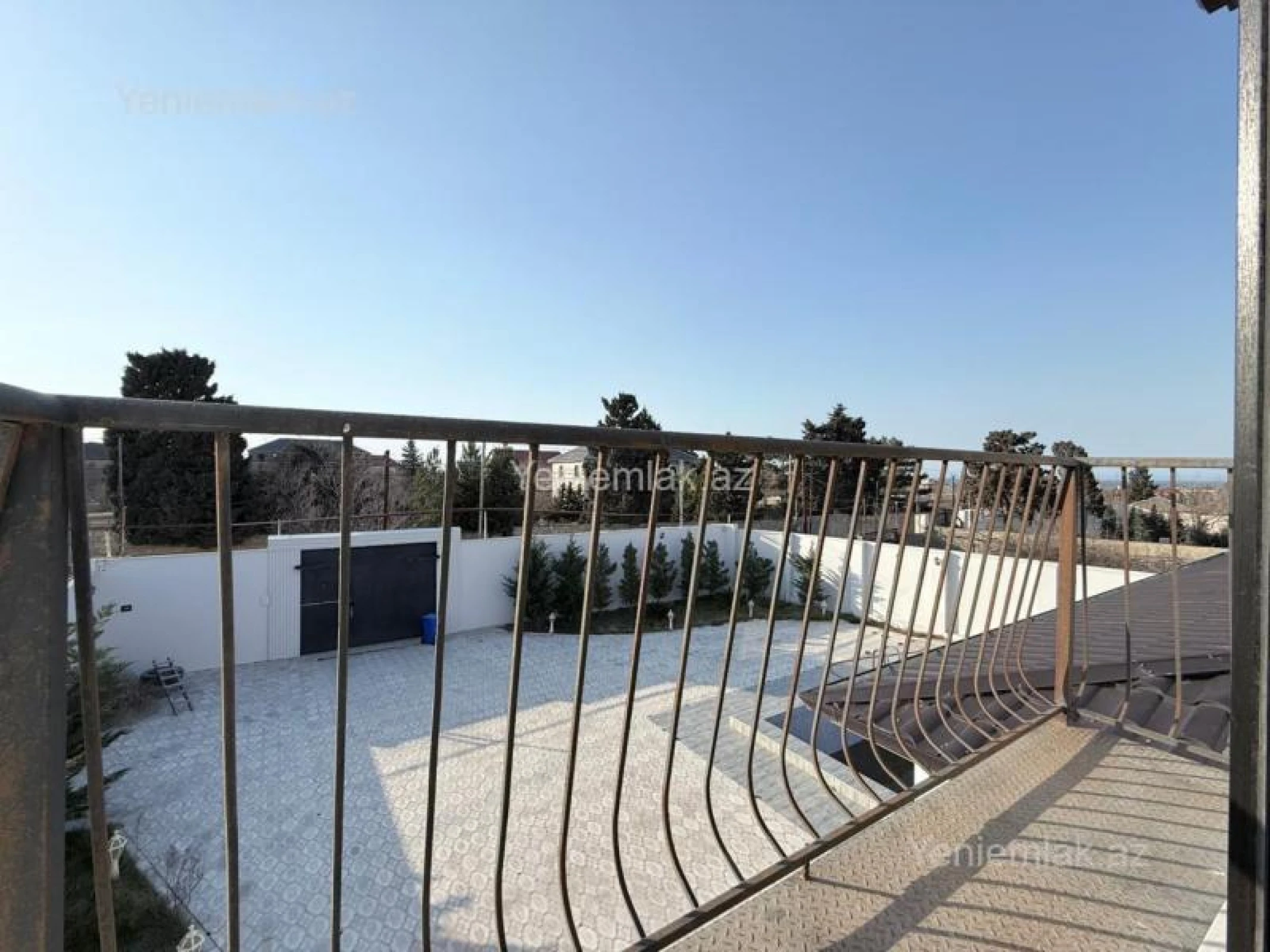 Satılır 5 otaqlı həyət evi 270 m²