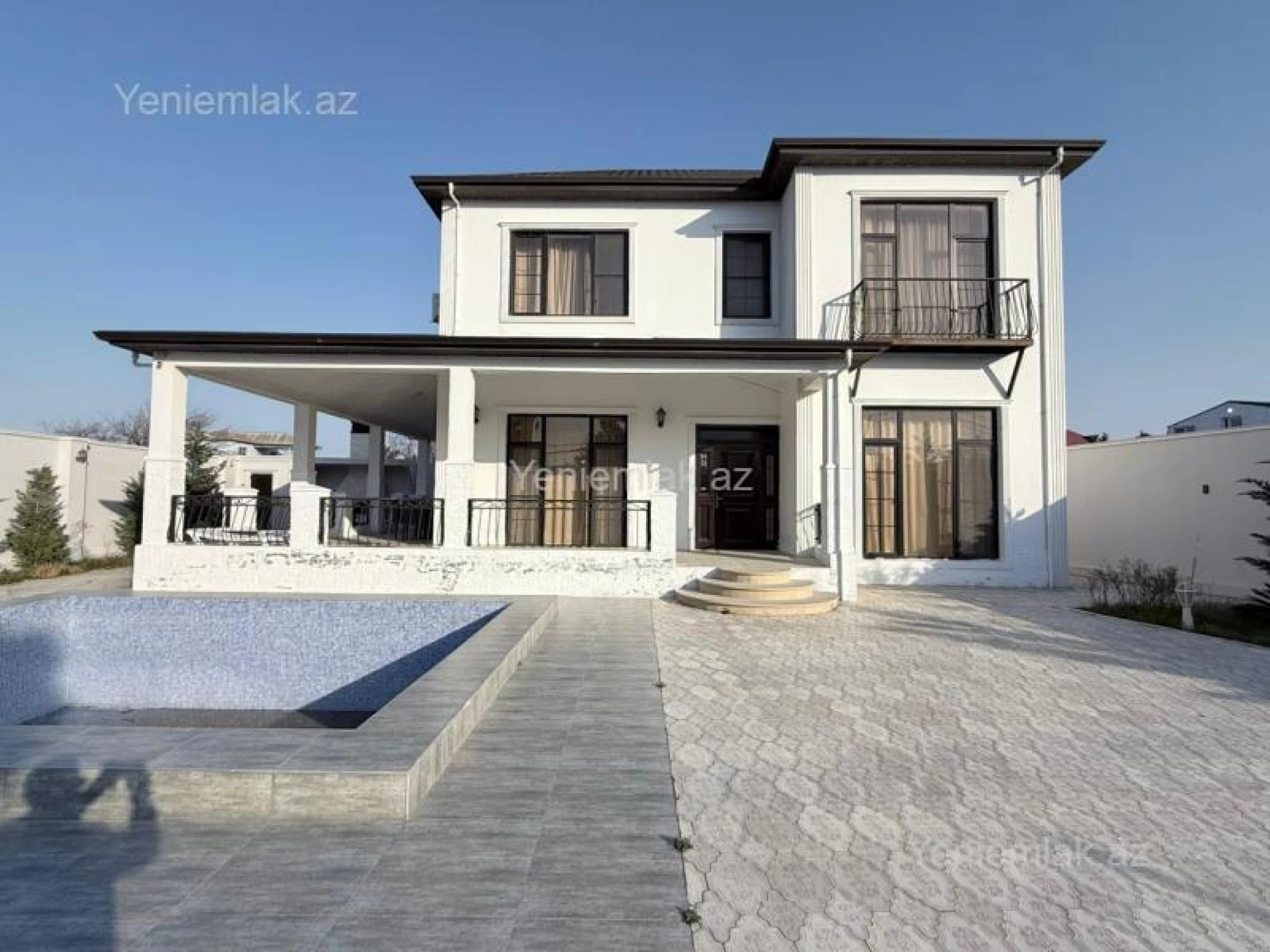 Satılır 5 otaqlı həyət evi 270 m²